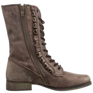Betsey Johnson Women’s Litza Boot, Mocha Leather